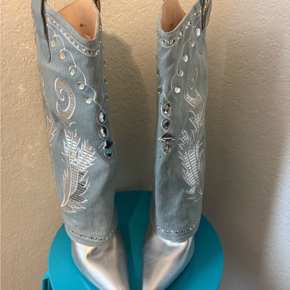 Fashion Nova Shoes - Embellished Silver Pointed-Toe Women’s Boots - Light Blue Embroidery
